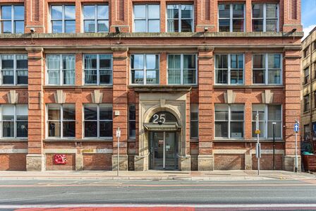 Church Street, 2 bedroom  Flat to rent, £1,600 pcm