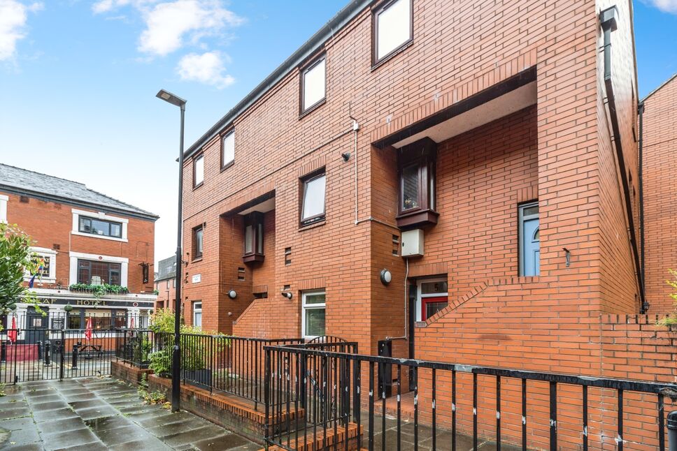 Main image of 1 bedroom  Flat to rent, Martlesham Walk, Manchester, Greater Manchester, M4