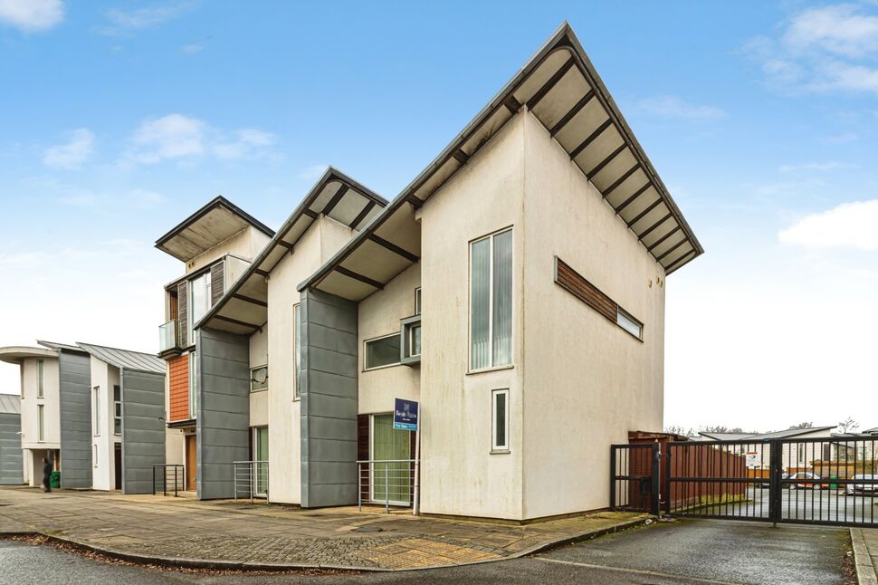 Main image of 3 bedroom End Terrace House to rent, Paxton Place, Manchester, Greater Manchester, M11