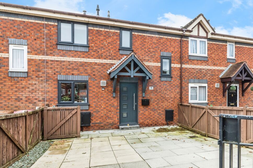 Main image of 3 bedroom Mid Terrace House for sale, Craven Avenue, Salford, M5