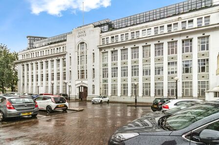 Furness Quay, 3 bedroom  Flat for sale, £280,000