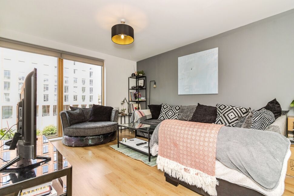 Living Area / Kitchen