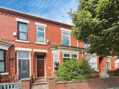 3 bedroom Mid Terrace House for sale