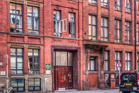 Whitworth Street, 2 bedroom  Flat to rent, £1,200 pcm