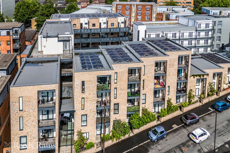 Lucy Street, 2 bedroom  Flat for sale, £200,000