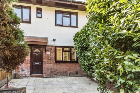 West King Street, 3 bedroom Mid Terrace House to rent, £1,450 pcm