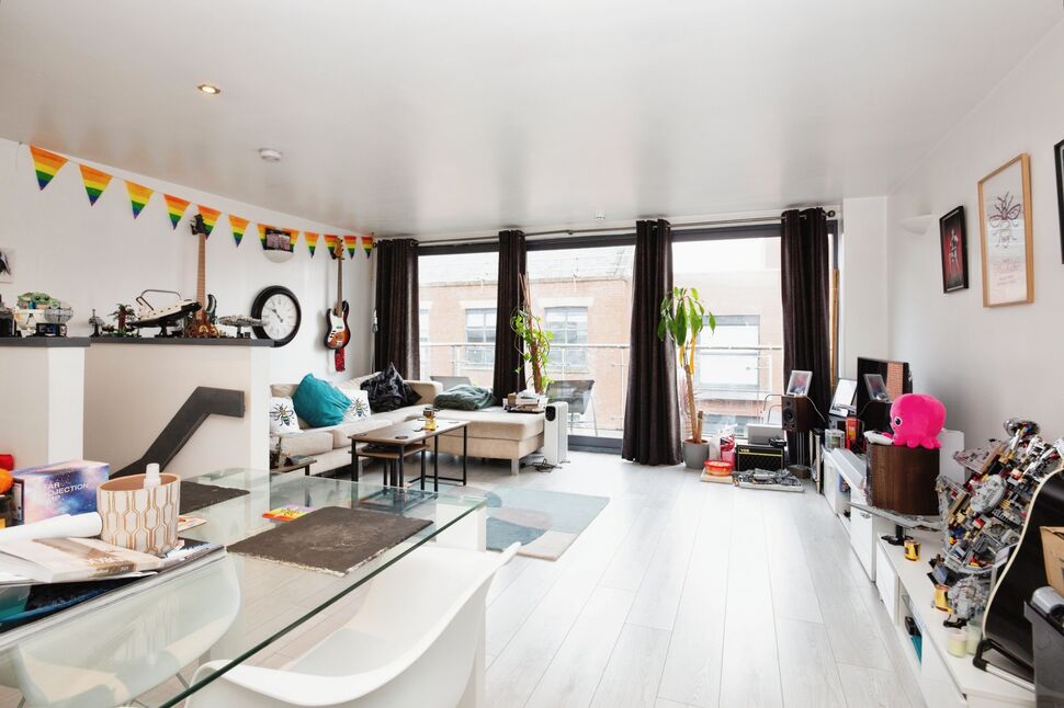 Main image of 2 bedroom Flat for sale, Pollard Street, Manchester, M4