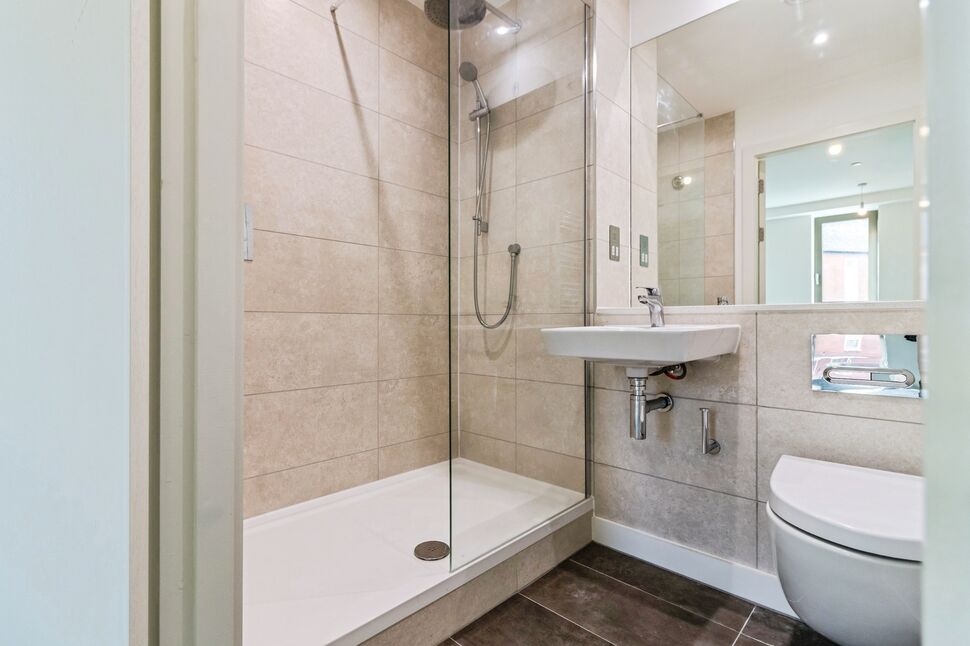 En-Suite 1