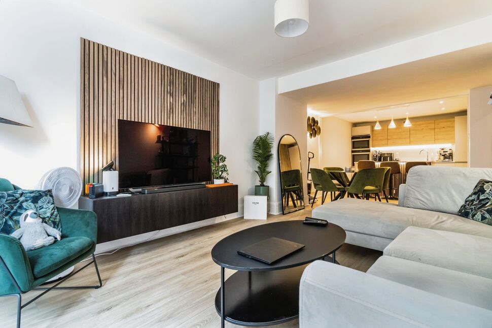 Main image of 2 bedroom Flat for sale, Cobourg Street, Manchester, M1