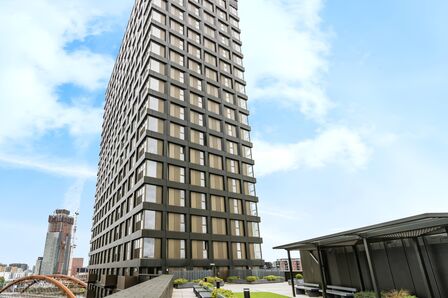 Stanley Street, 2 bedroom Flat to rent, &pound;1,500 pcm