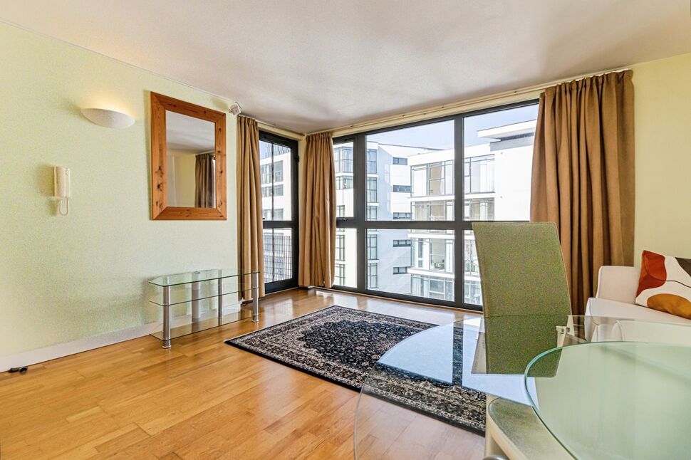 Main image of 2 bedroom Flat to rent, City Road East, Manchester, Greater Manchester, M15