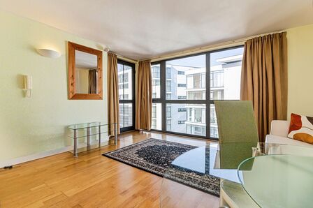 City Road East, 2 bedroom Flat to rent, &pound;1,250 pcm