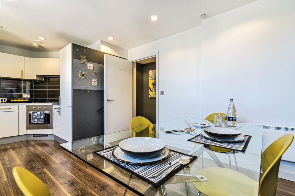 Living Area / Kitchen