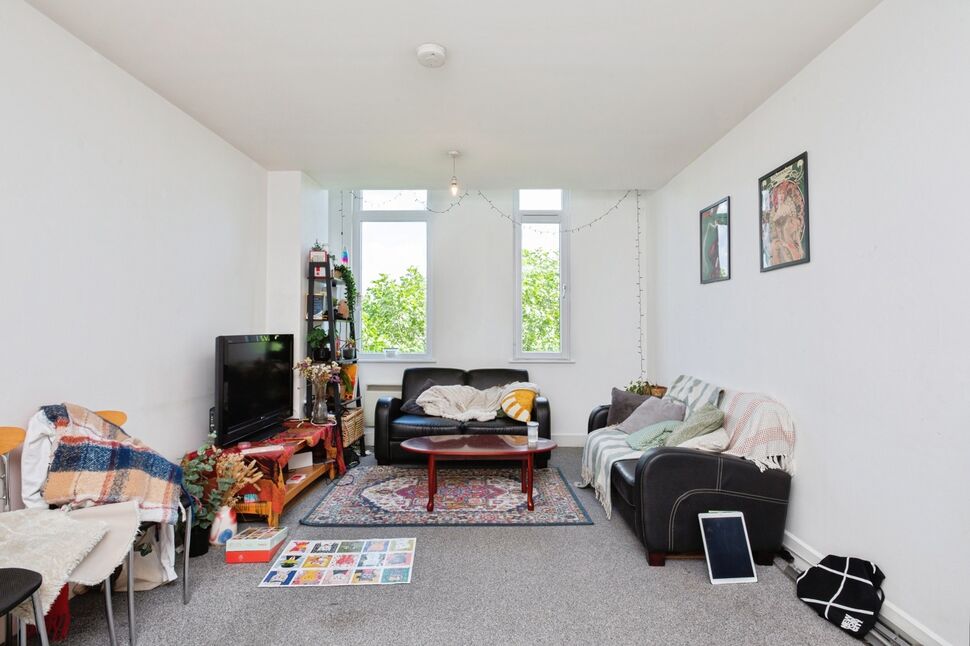 Living Area / Kitchen