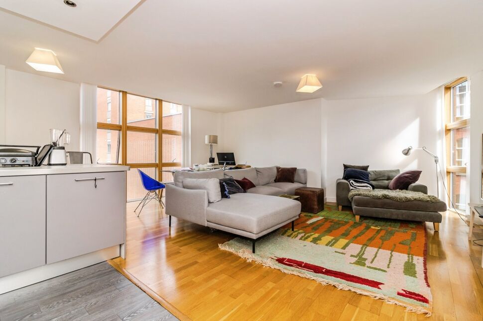 Living Area / Kitchen