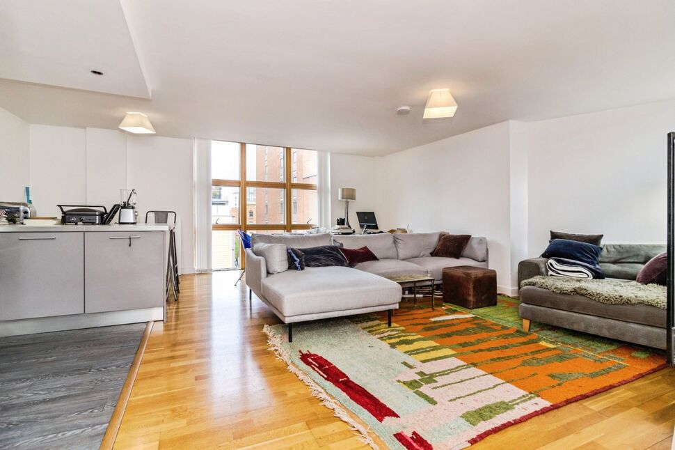 Living Area / Kitchen