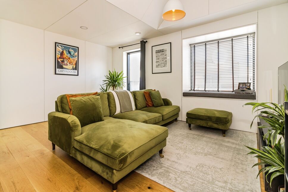 Living Area / Kitchen