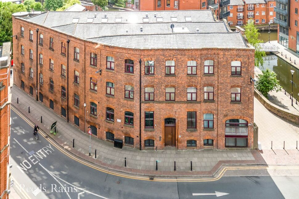 Main image of 2 bedroom Flat for sale, Ducie Street, Manchester, M1