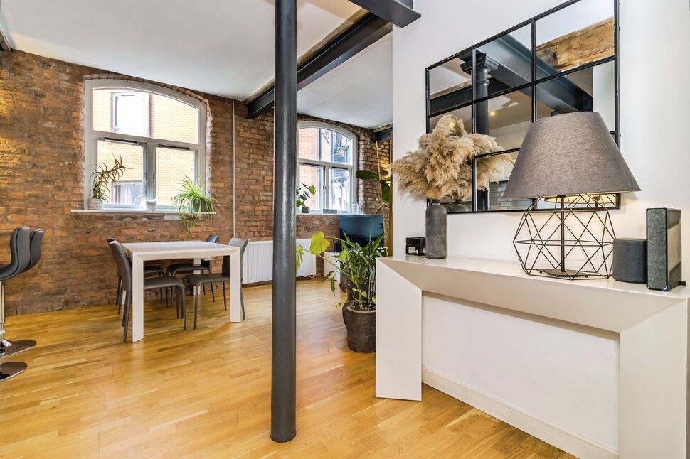 Living Area / Kitchen