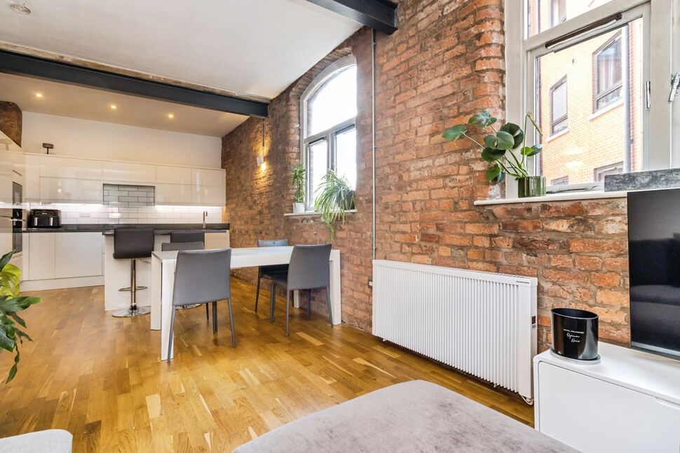Living Area / Kitchen