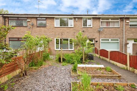 3 bedroom Mid Terrace House for sale