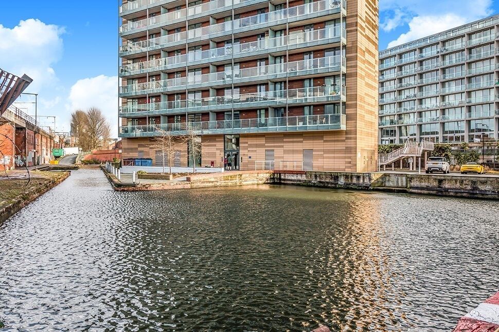 Main image of 2 bedroom Flat for sale, Kelso Place, Manchester, Greater Manchester, M15