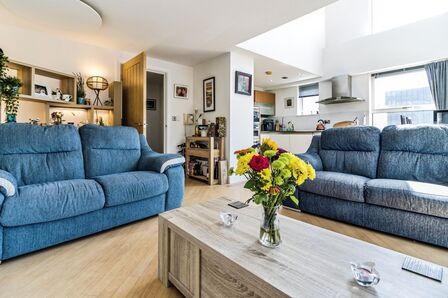 3 bedroom  Flat for sale