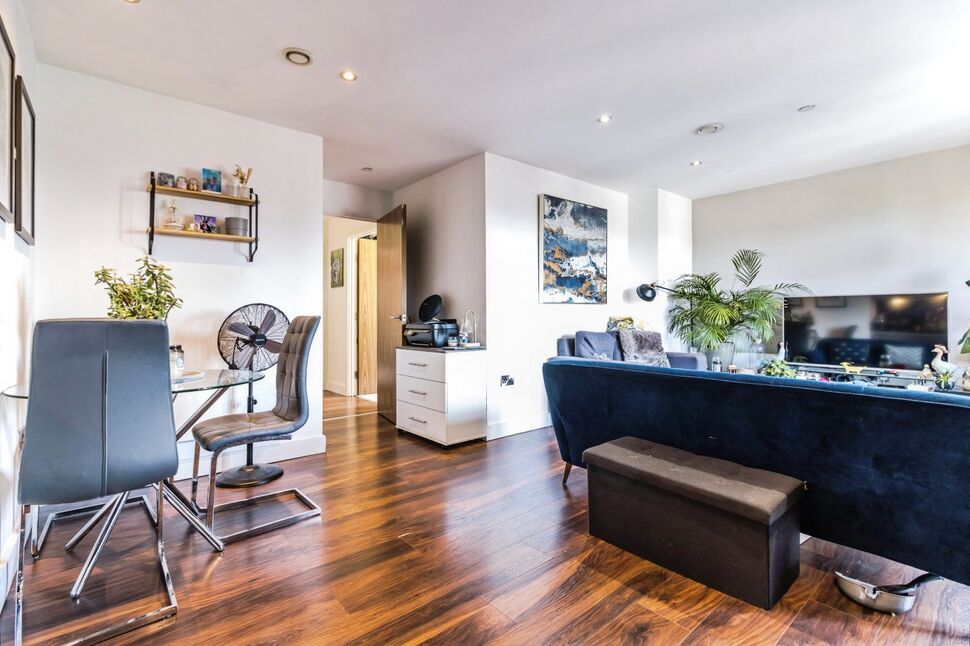 Living Area / Kitchen