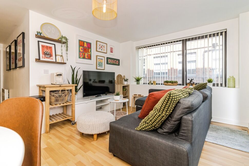Living Area / Kitchen