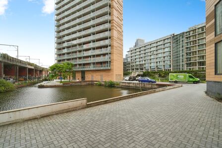 Kelso Place, 1 bedroom  Flat for sale, £180,000