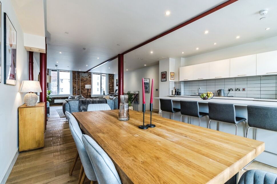 Living Area / Kitchen