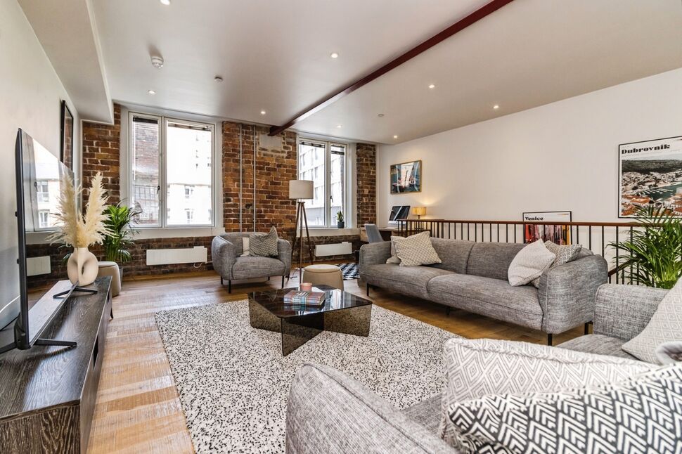 Living Area / Kitchen