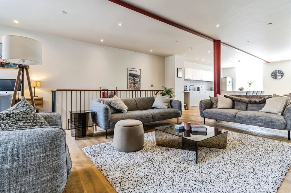 Living Area / Kitchen