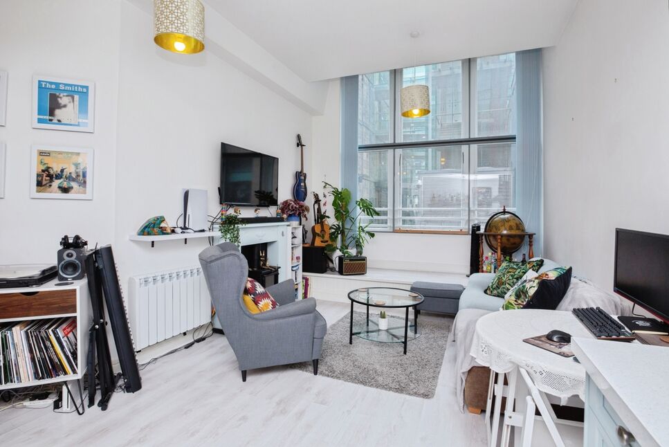 Living Area / Kitchen