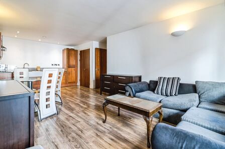 2 bedroom  Flat for sale