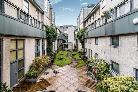 2 bedroom  Flat for sale
