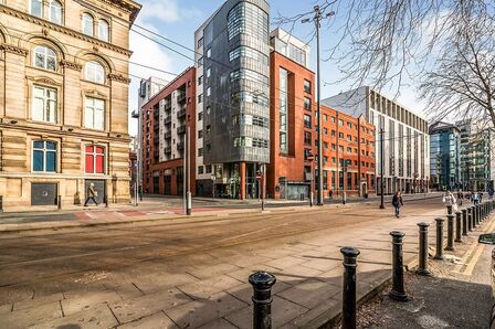 Aytoun Street, 2 bedroom  Flat for sale, £230,000