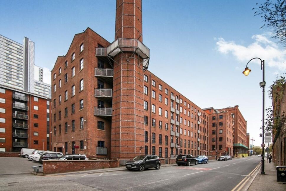 Main image of 1 bedroom Flat for sale, Cambridge Street, Manchester, M1
