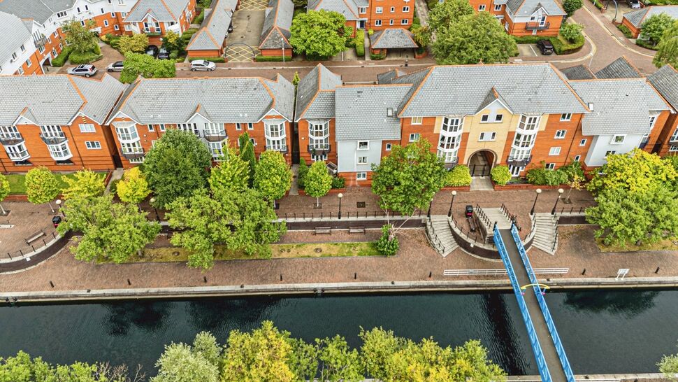 Main image of 2 bedroom Flat for sale, St. Lawrence Quay, Salford, M50