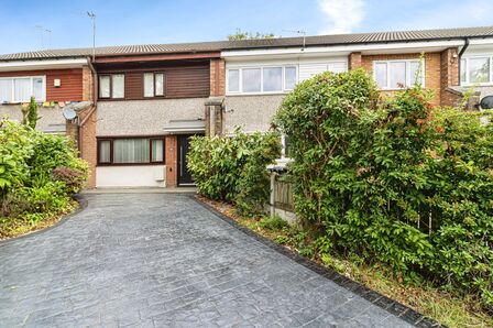 Cranfield Close, 2 bedroom Mid Terrace House to rent, £1,450 pcm
