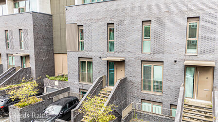Millbank Street, 4 bedroom  Flat for sale, £575,000