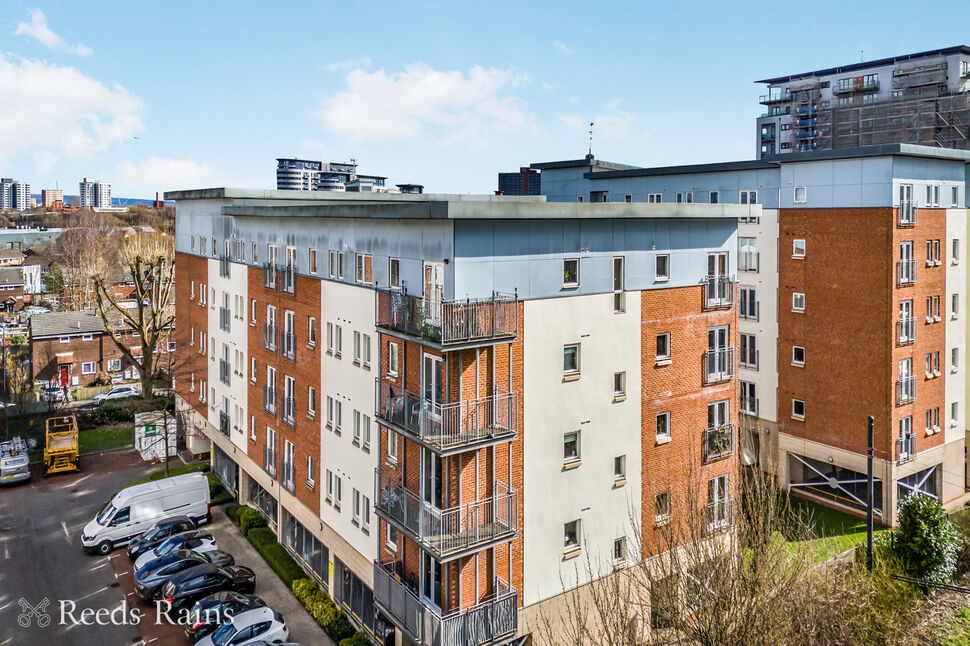 Main image of 2 bedroom Flat for sale, Elmira Way, Salford, M5