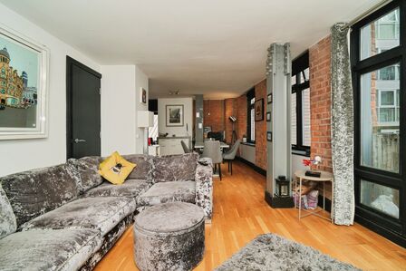 2 bedroom  Flat for sale