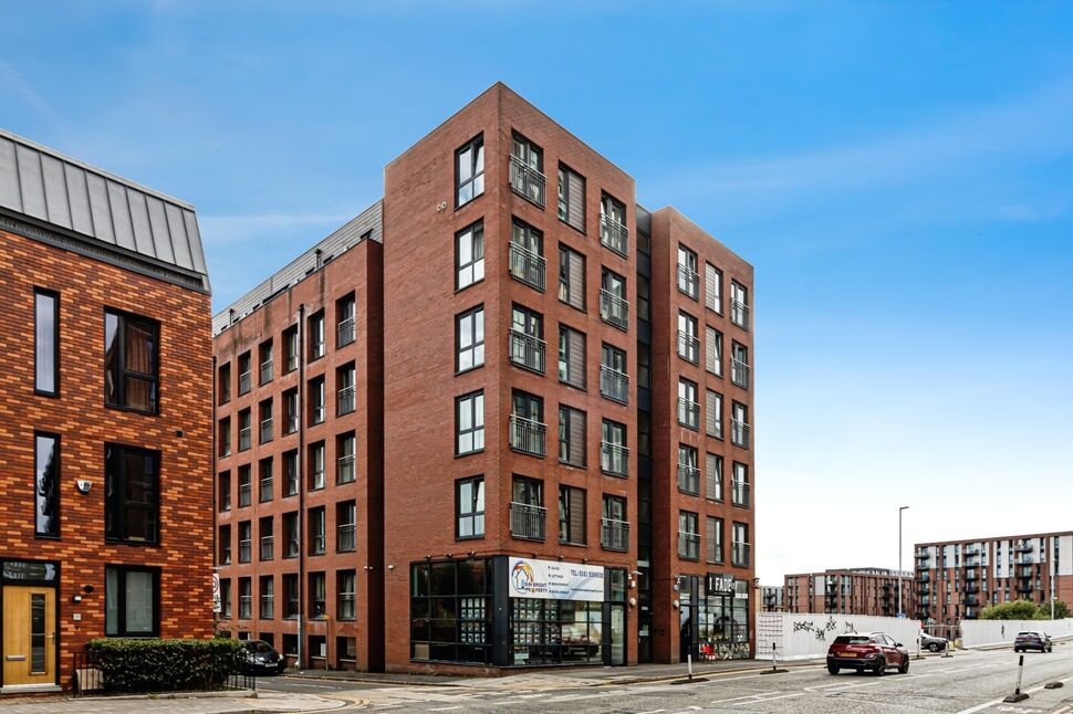 Main image of 2 bedroom Flat for sale, Oldfield Road, Salford, M5