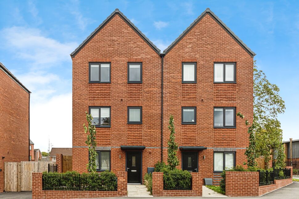 Main image of 4 bedroom Semi Detached House to rent, Varley Street, Manchester, Greater Manchester, M40