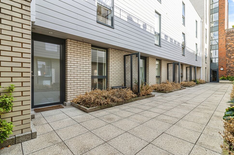 Main image of 3 bedroom  Flat for sale, Blossom Street, Manchester, M4