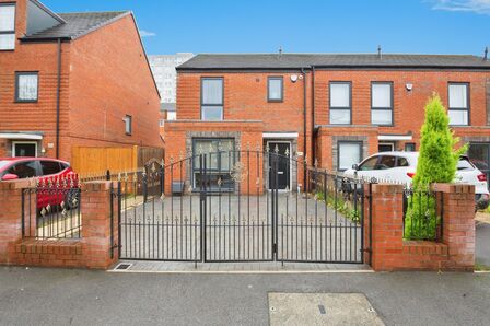 3 bedroom End Terrace House for sale