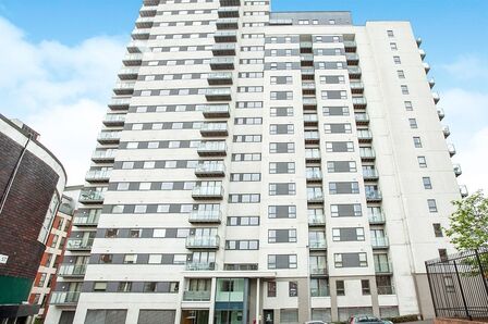 Lord Street, 2 bedroom  Flat to rent, £1,250 pcm