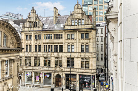 Cross Street, 1 bedroom  Flat for sale, £290,000