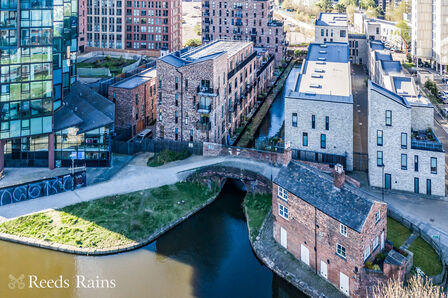 Lockgate Mews, 2 bedroom  Flat for sale, £325,000